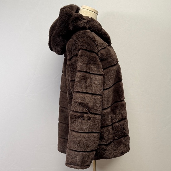 Quince Hooded Faux Fur Coffee Bean Brown Jacket - Picture 8 of 10